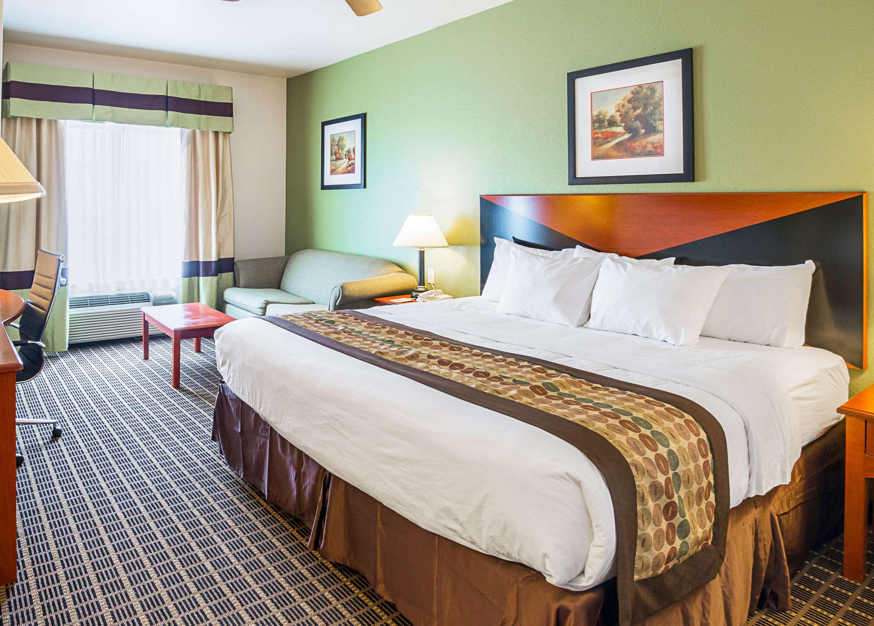 Clarion & South 3* Weatherford