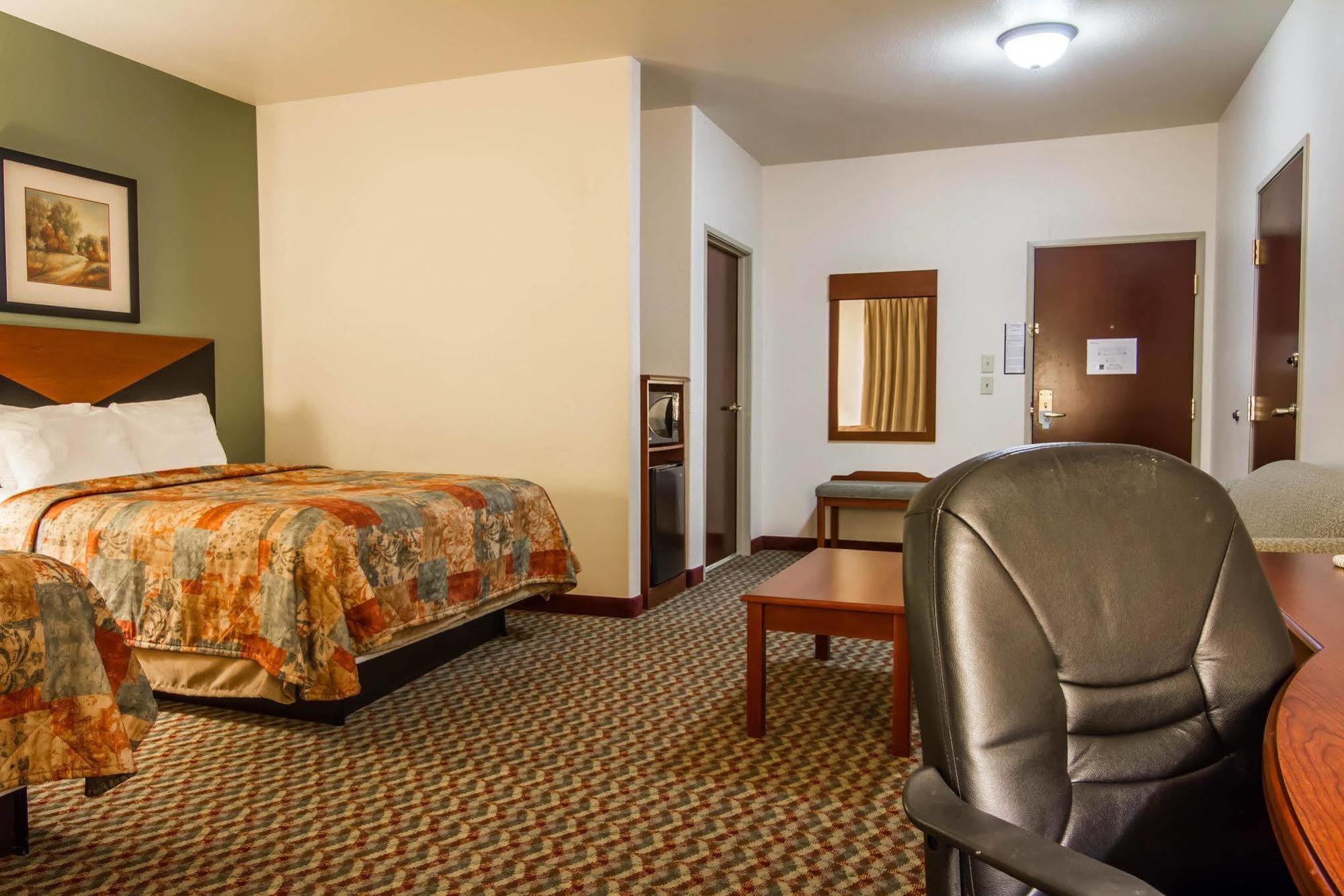 Clarion & South Hotel